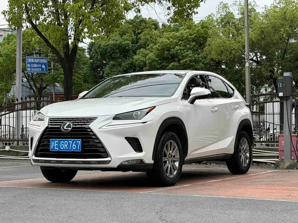 Купить Lexus NX