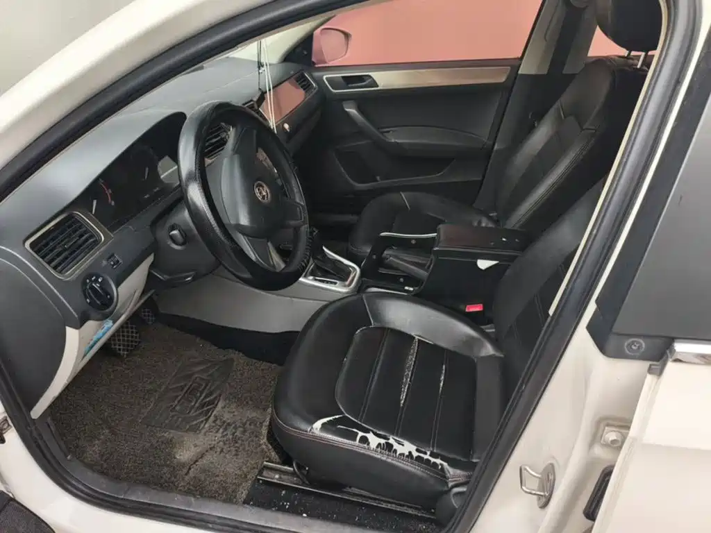 Skoda Rapid — миниатюра 14