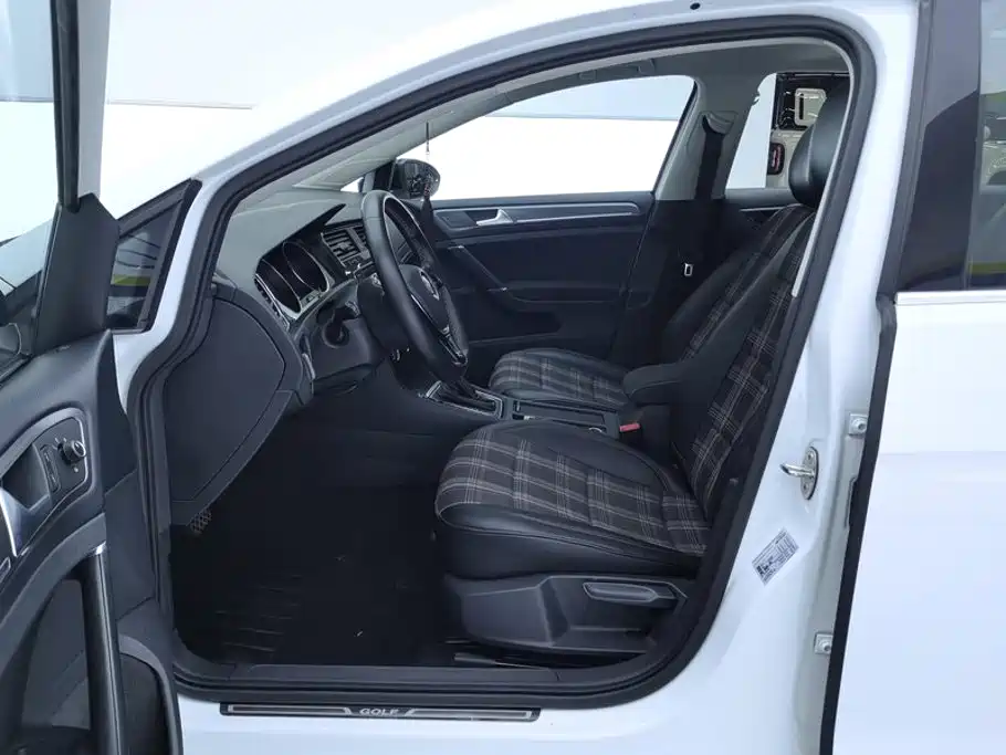 Volkswagen Golf — миниатюра 9