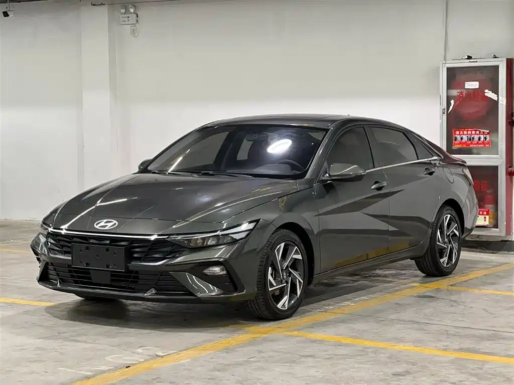 Hyundai Elantra 2023