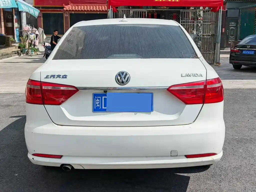 Volkswagen Lavida — миниатюра 5