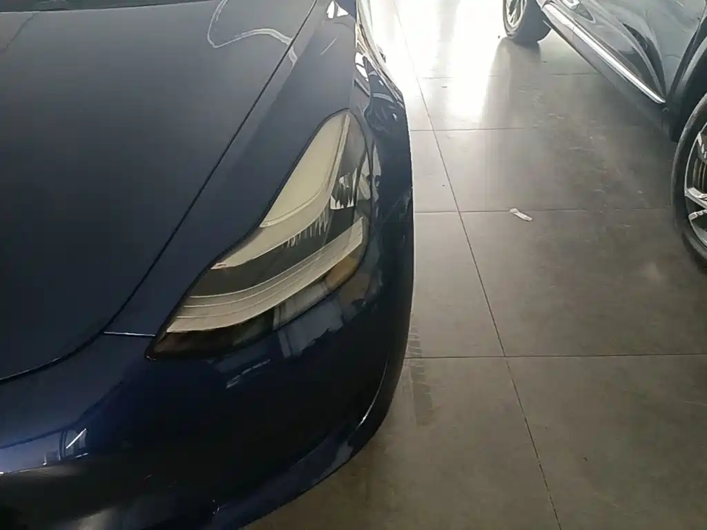 Tesla Model 3 — миниатюра 24