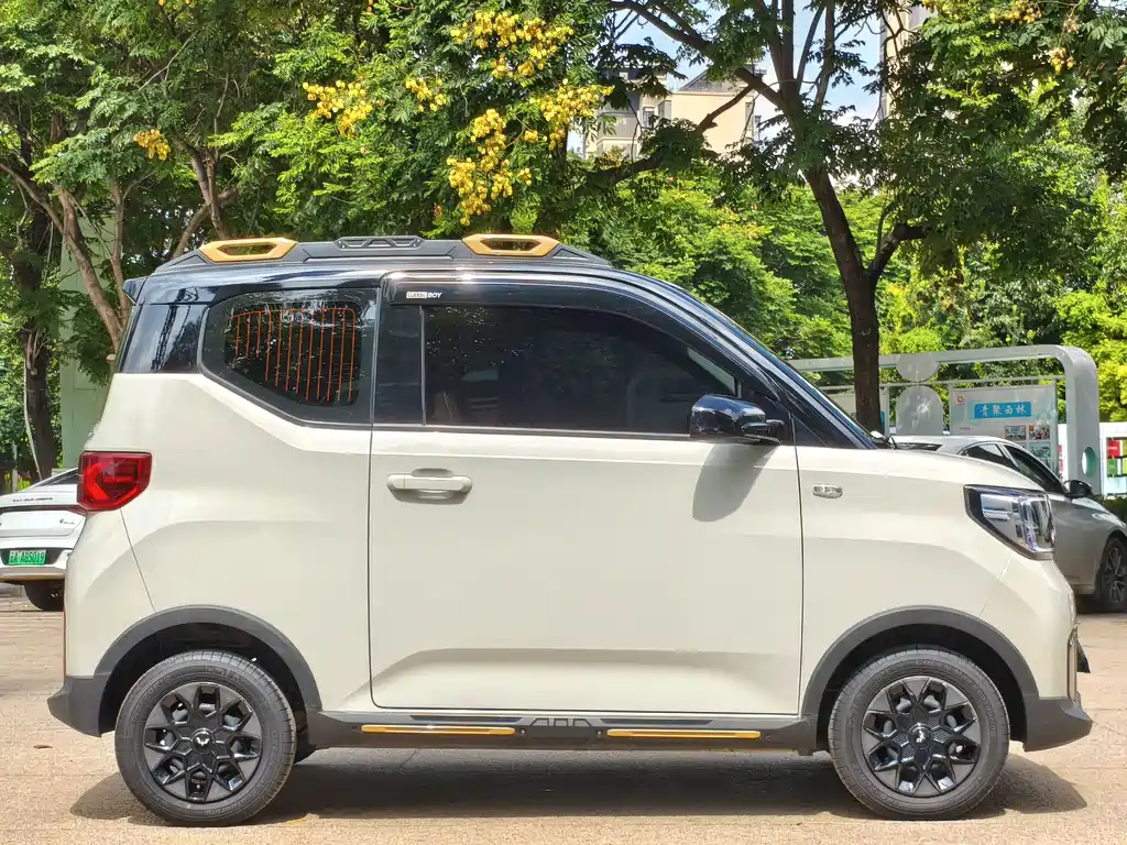 Wuling MINIEV — миниатюра 4