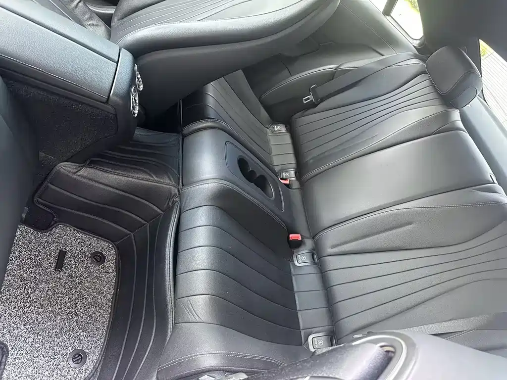 Mercedes-Benz E-Class (Import) — миниатюра 7