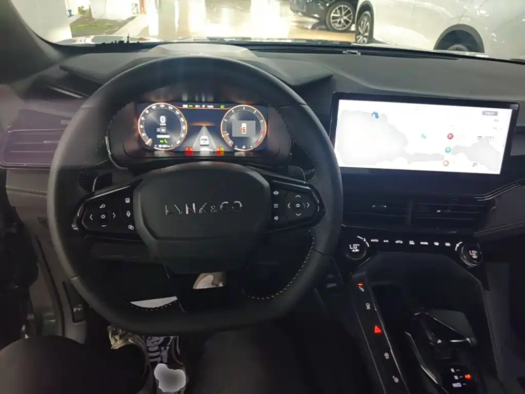 Lynk & Co 06 — миниатюра 10
