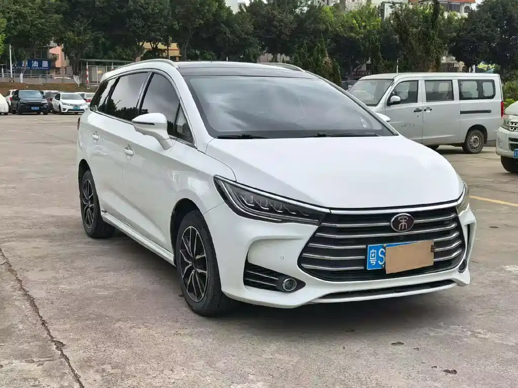 BYD SONG MAX