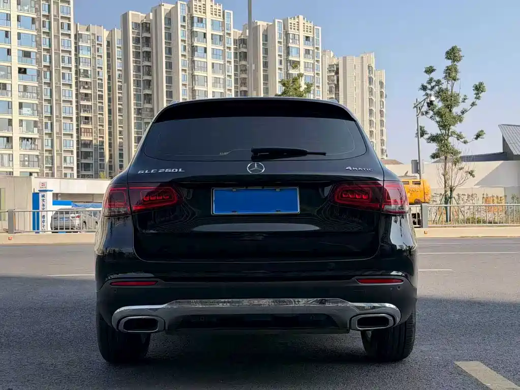 MERCEDES-BENZ GLC