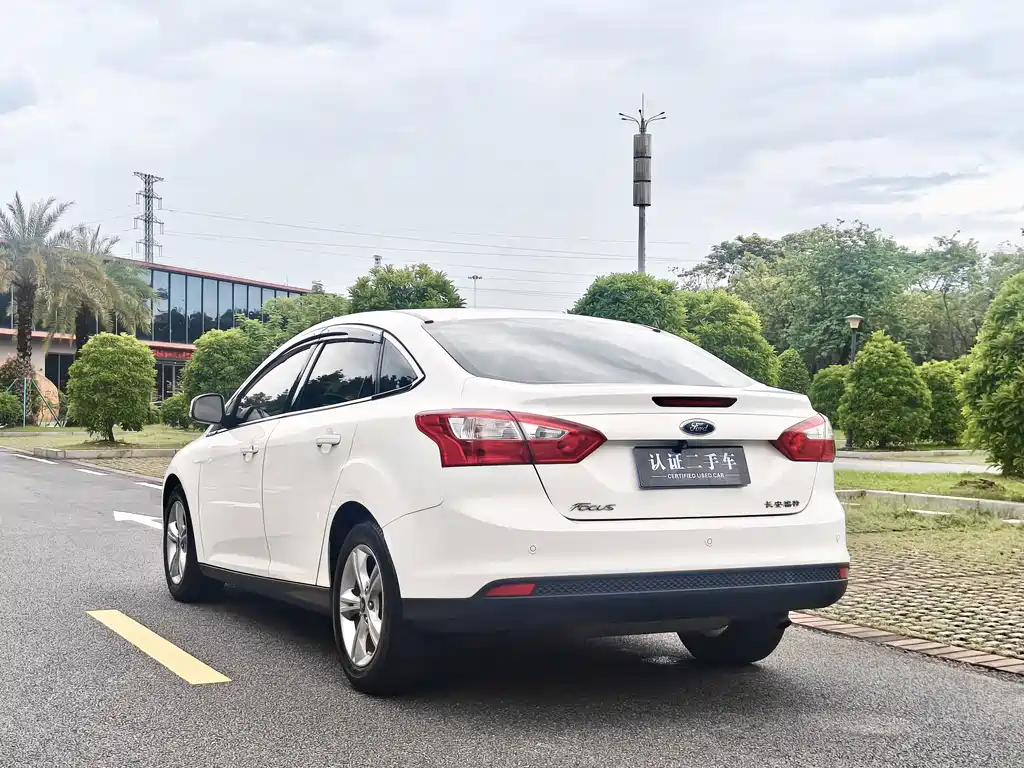 Ford Focus — миниатюра 7