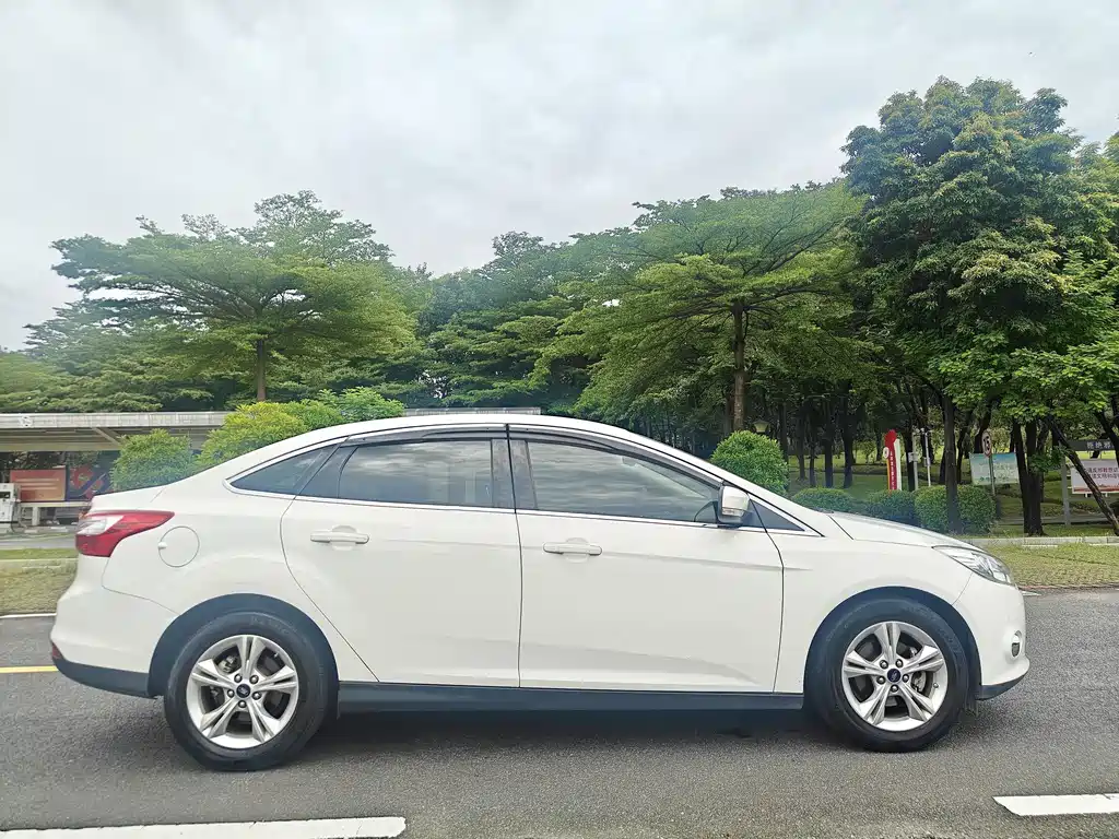 Ford Focus — миниатюра 10