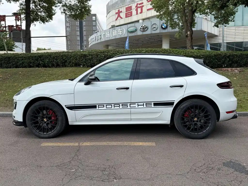 Porsche Macan — миниатюра 3