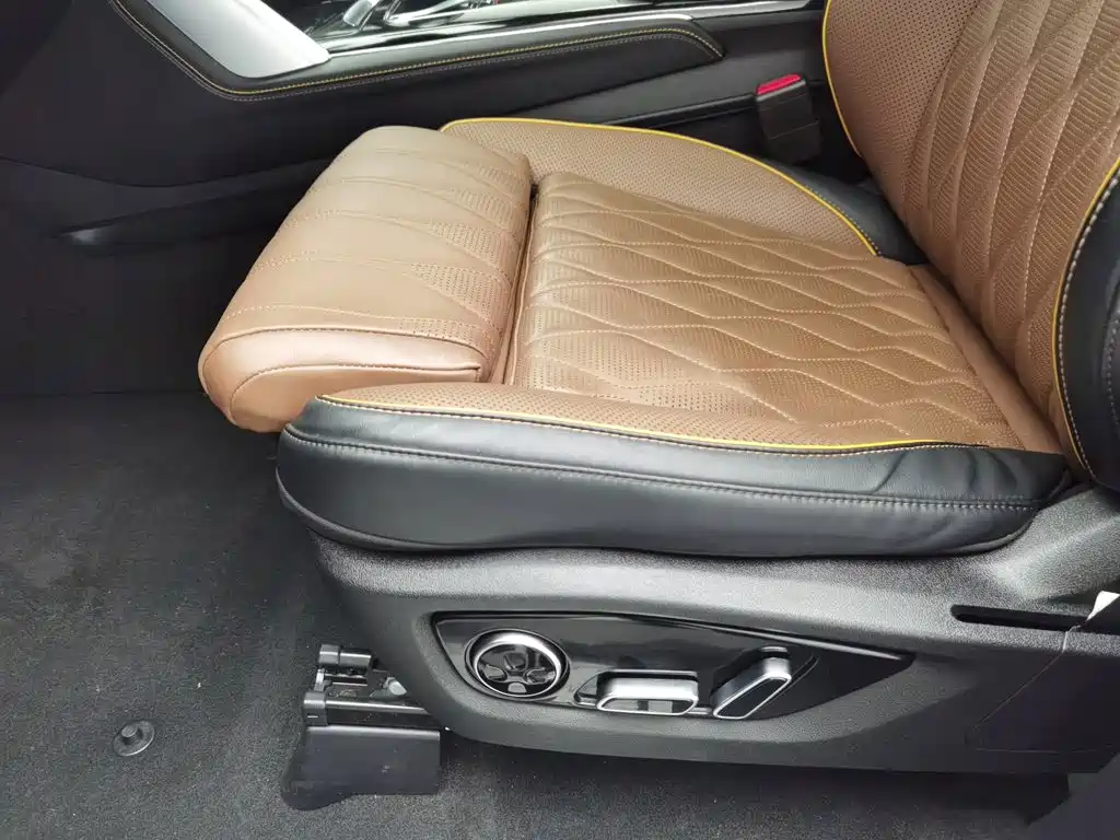 BYD Tang New Energy — миниатюра 20