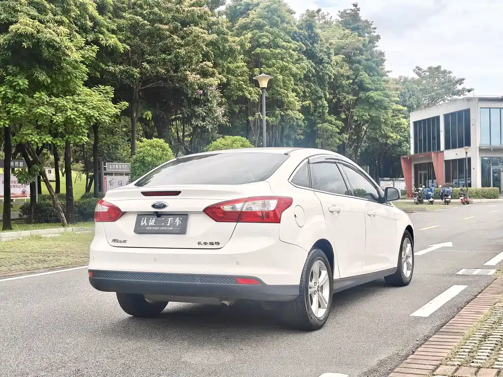 Ford Focus — миниатюра 5