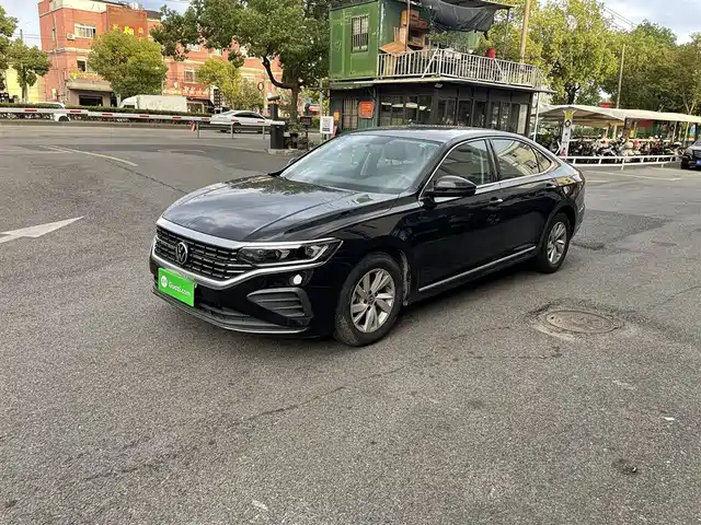 VOLKSWAGEN PASSAT 2022