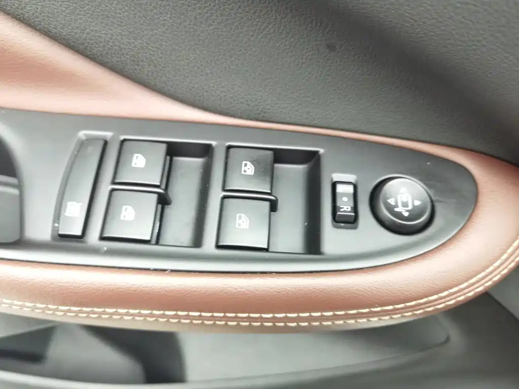 Buick Envision Plus — миниатюра 9