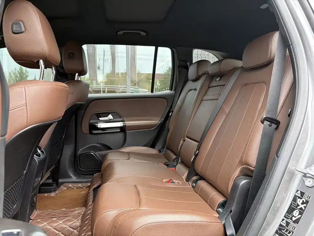Mercedes-Benz GLB — миниатюра 9