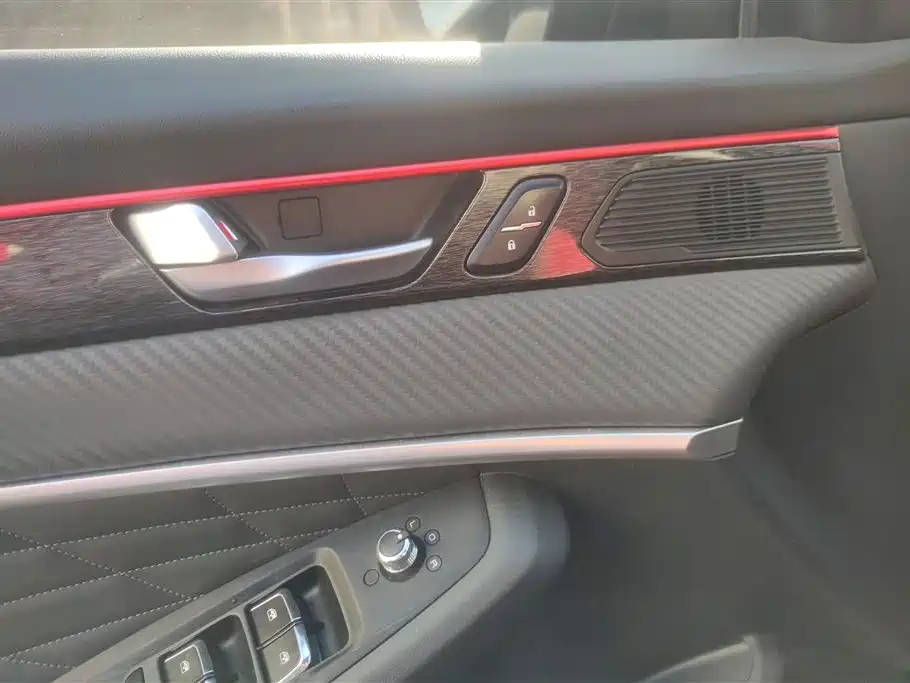 DONGFENG YI HYUN MAX