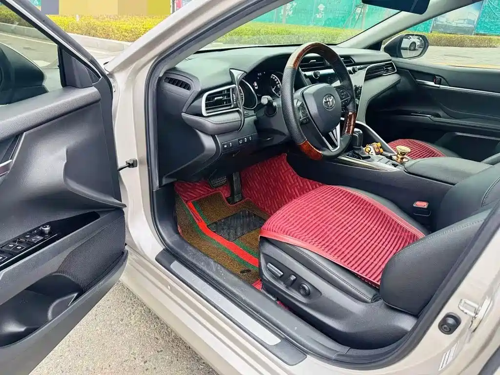 Toyota Camry — миниатюра 6