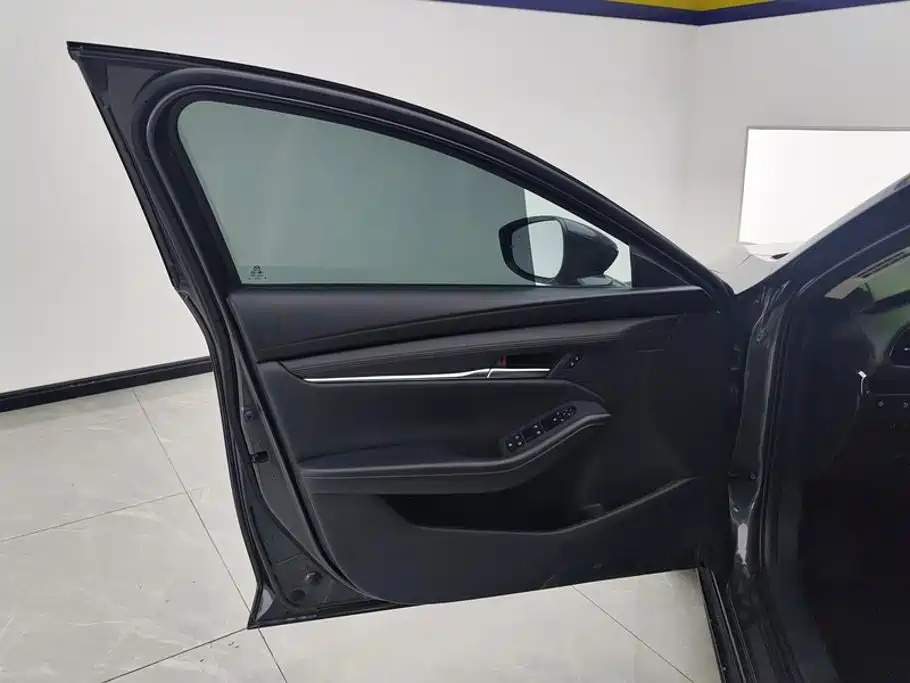 Mazda 3 Axela — миниатюра 7