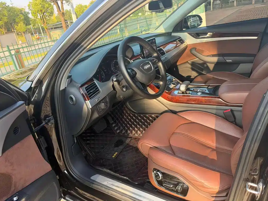 Audi A8 — миниатюра 4