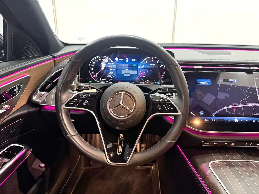 Mercedes-Benz E-Class — миниатюра 7
