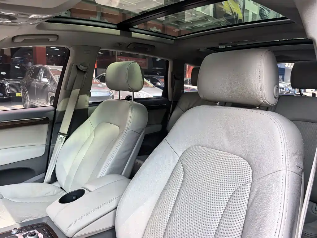 Audi Q7 — миниатюра 10