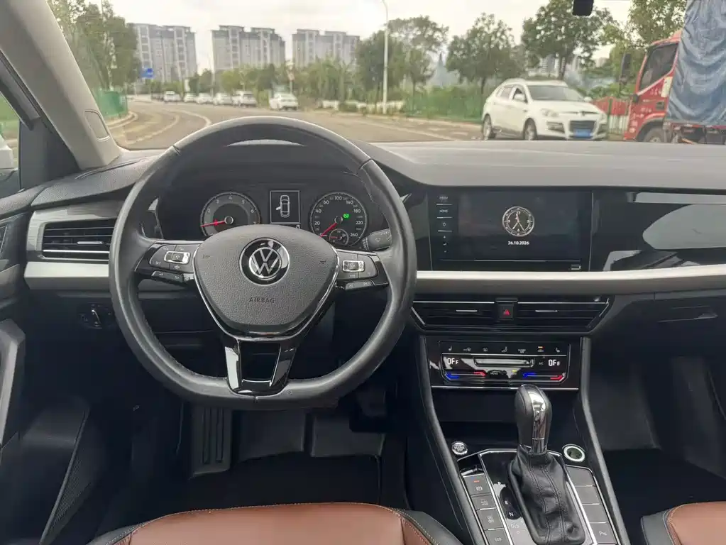 Volkswagen Lavida — миниатюра 5