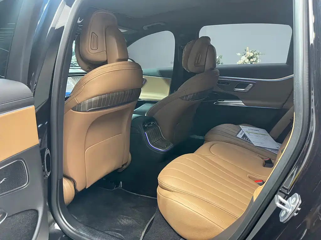 Mercedes-Benz E-Class — миниатюра 21