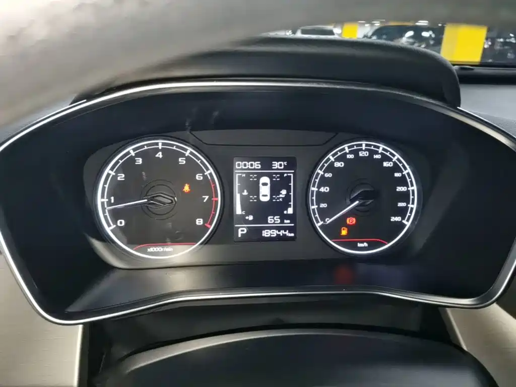 Geely Binyue — миниатюра 12