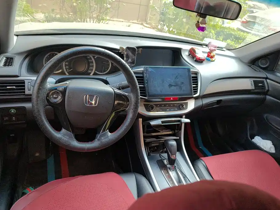 Honda Accord — миниатюра 12