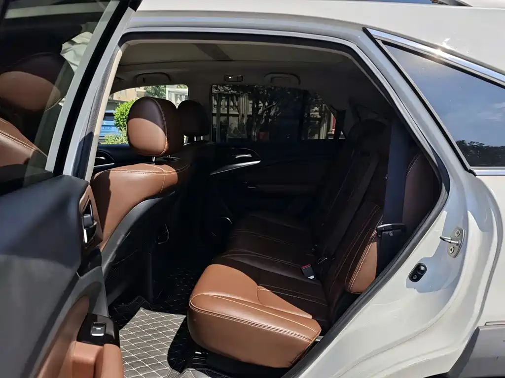 BYD Tang New Energy — миниатюра 9