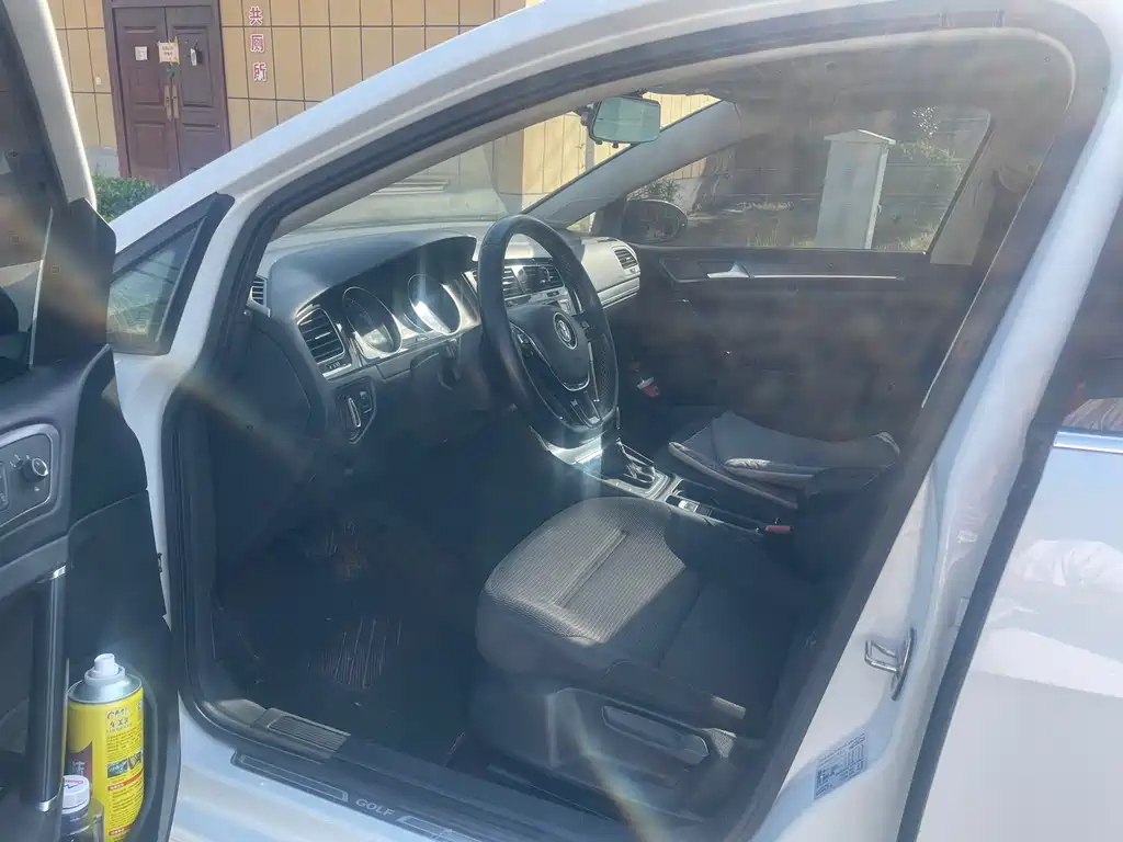 Volkswagen Golf 2016 1.6L AT Comfort