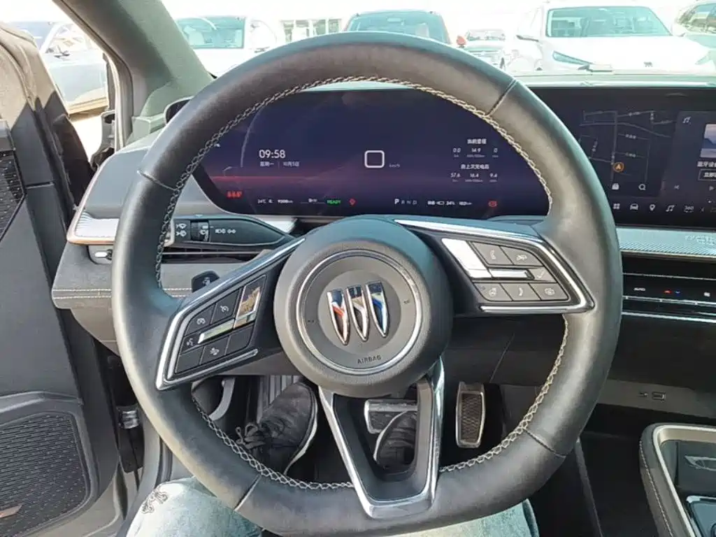 Buick E4 — миниатюра 11