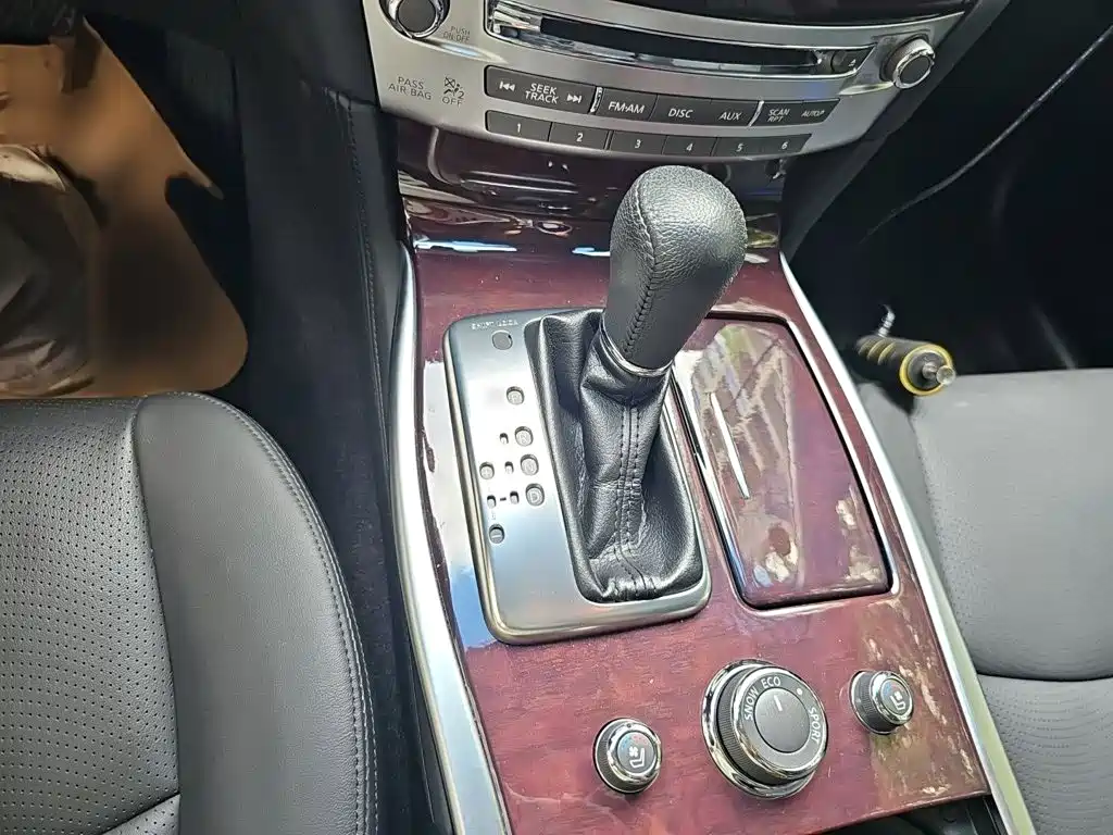 Infiniti Q70 — миниатюра 7