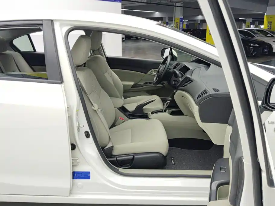 Honda Civic — миниатюра 8