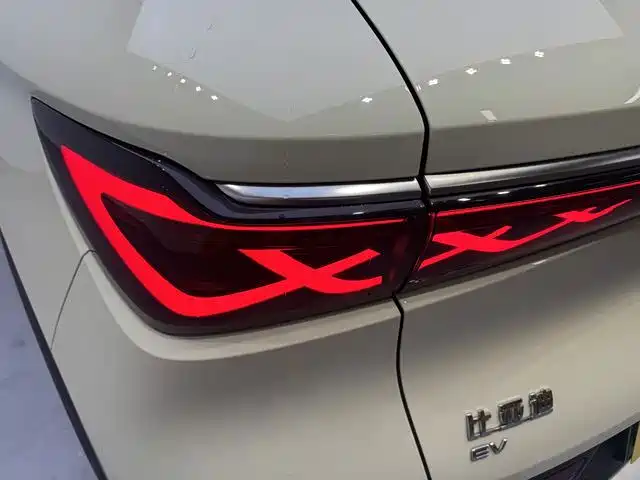 BYD Yuan Plus — миниатюра 15
