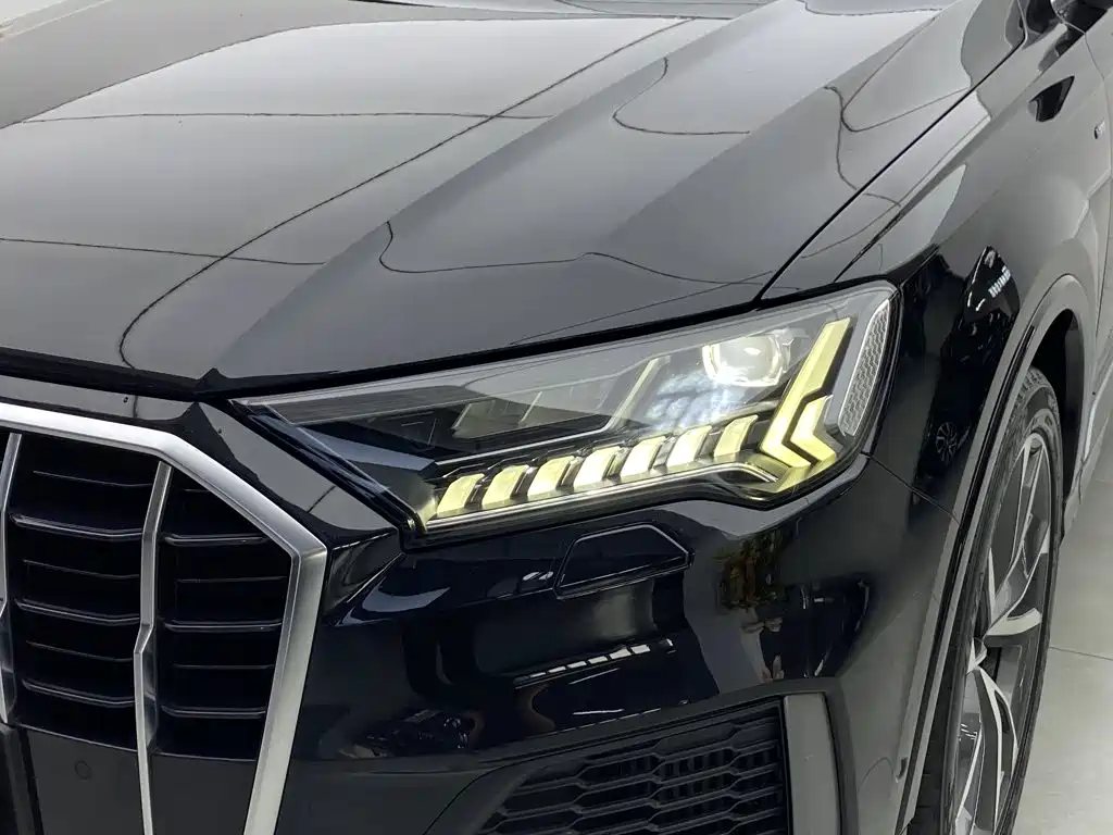 Audi Q7 — миниатюра 4