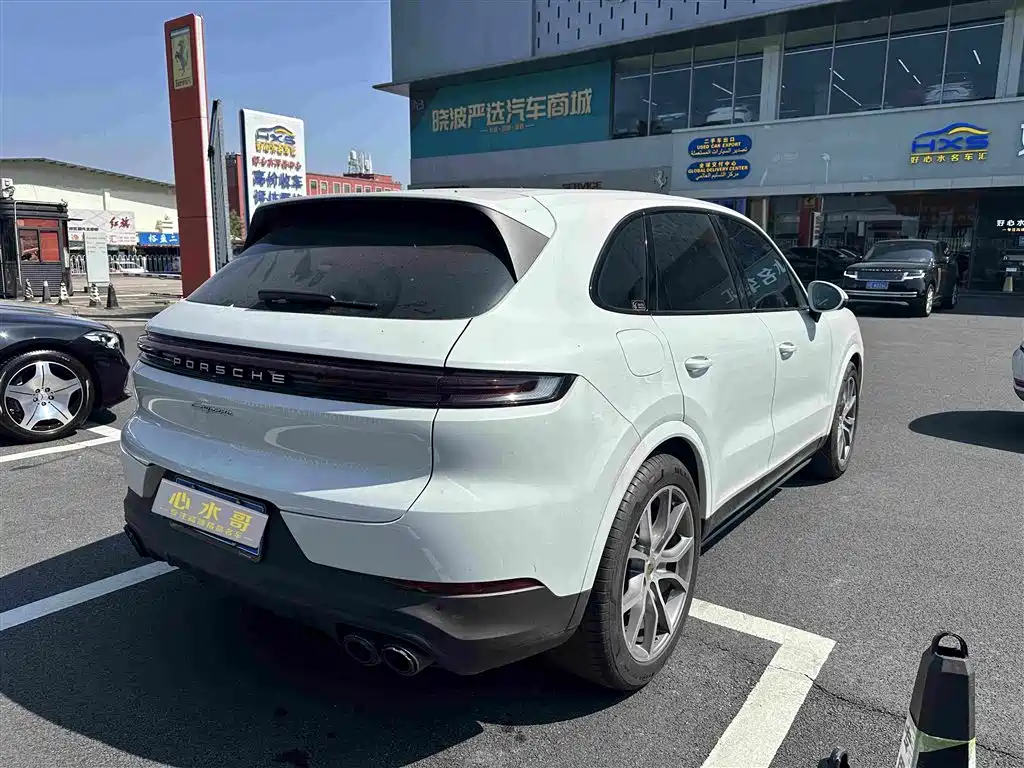 Porsche Cayenne — миниатюра 4