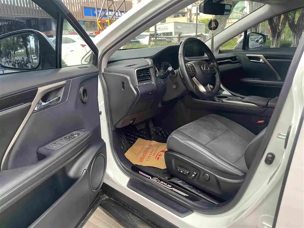 Lexus RX — миниатюра 14