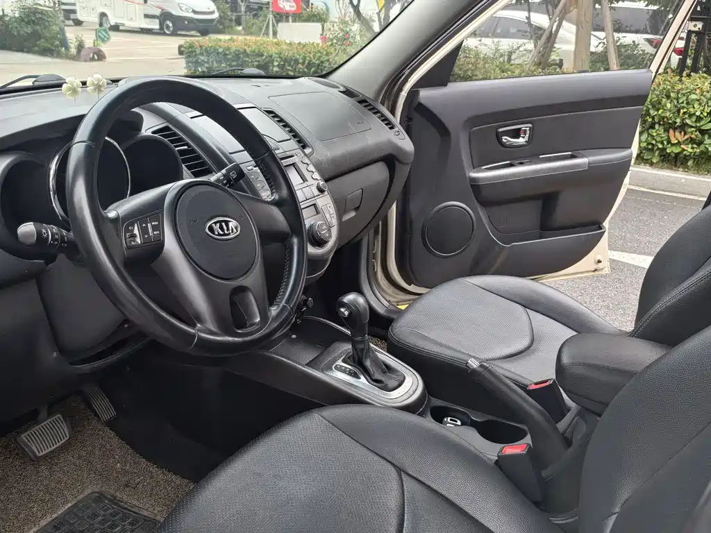 Kia Soul 1.6L AT Premium, фото 9