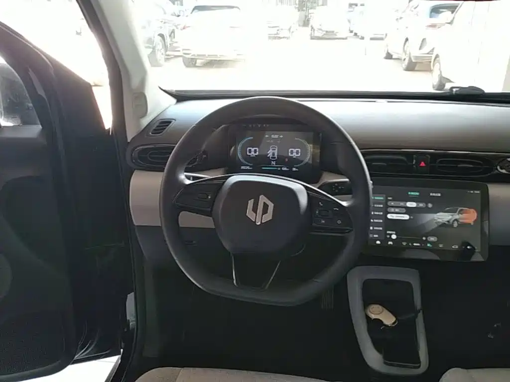 Leapmotor Leapmotor T03 — миниатюра 11