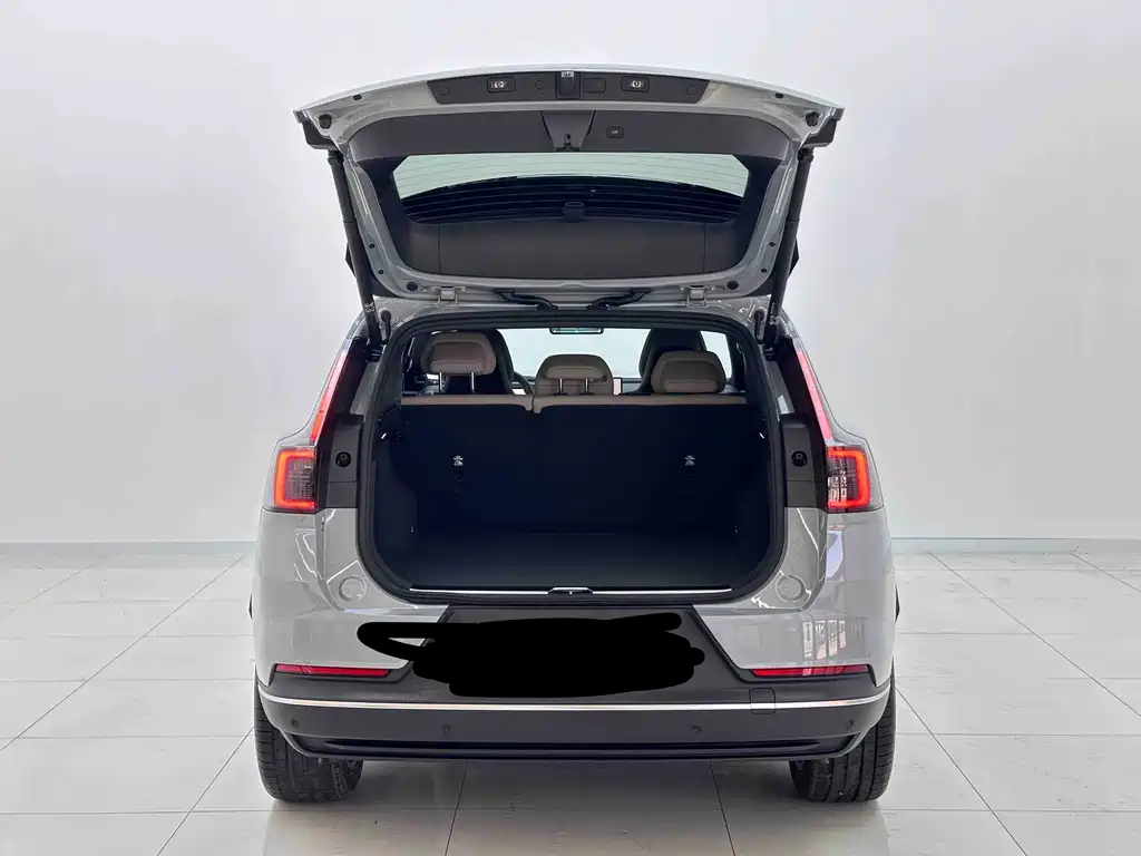 Volvo XC70 2026 Plus