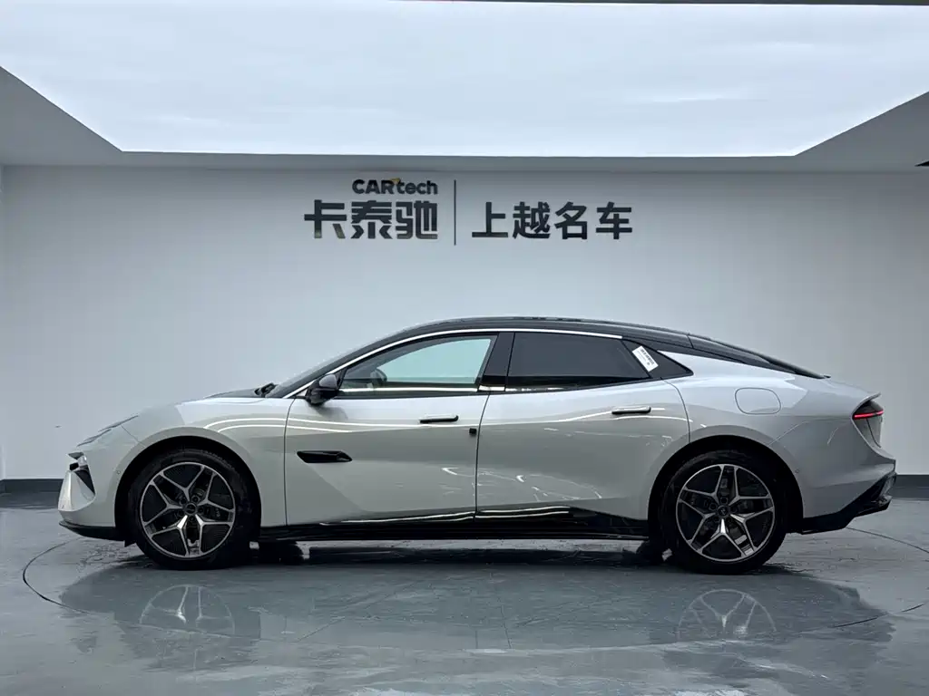 Lotus Emeya 2025 600