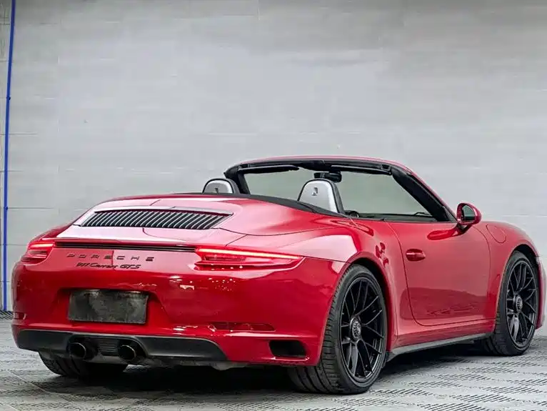 Porsche 911 2017 Carrera 4 Cabriolet GTS 3.0T