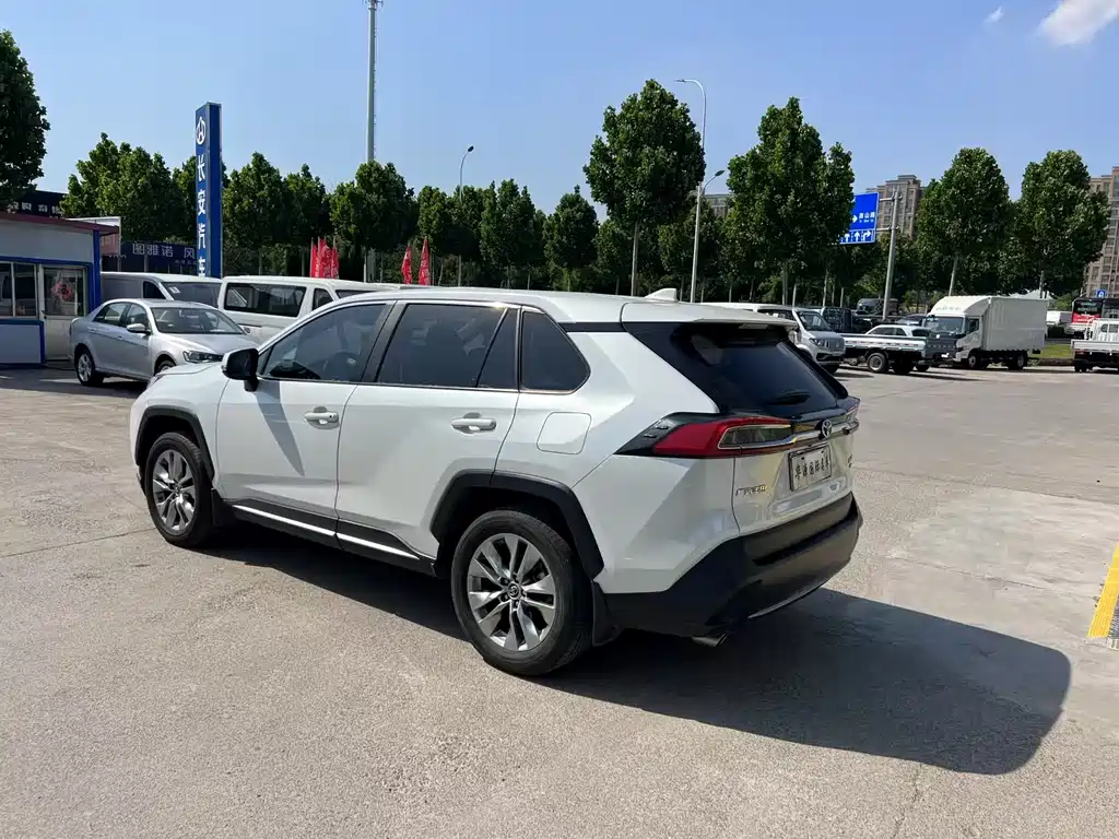 Toyota Wildlander 2.0L CVT 4WD Luxury PLUS Edition, фото 8