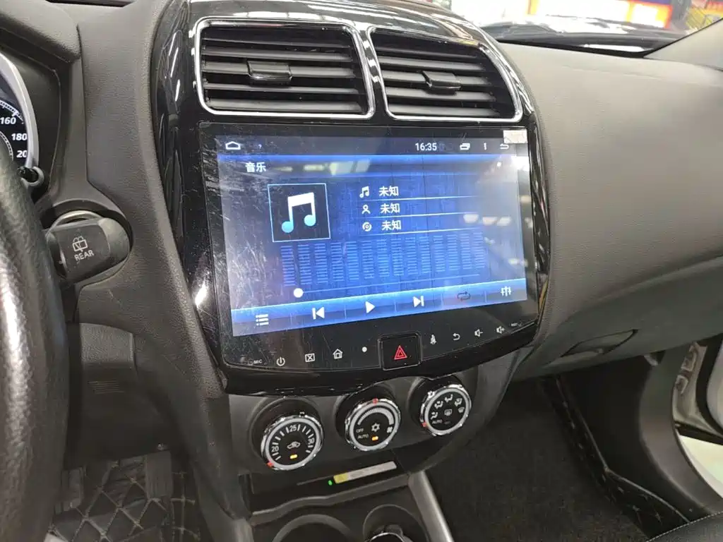 Mitsubishi ASX — миниатюра 13
