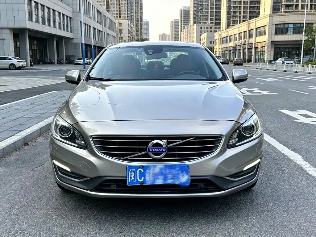 Volvo S60 — миниатюра 2