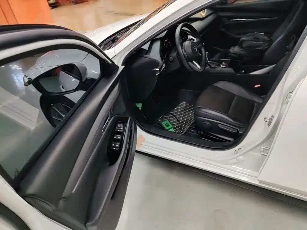 Mazda 3 Axela — миниатюра 16