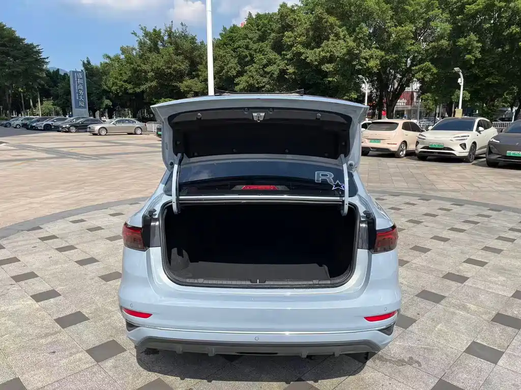 Geely Emgrand — миниатюра 25