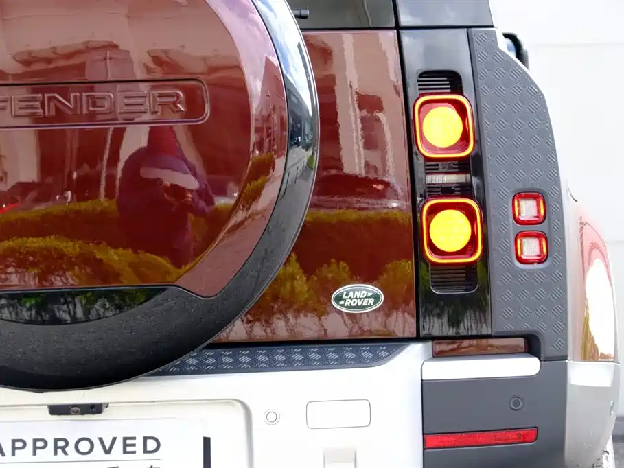 Land Rover Defender — миниатюра 18