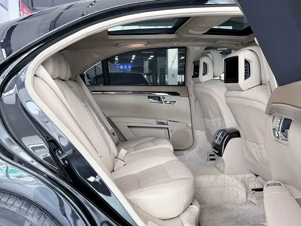 Mercedes-Benz S-Class — миниатюра 11